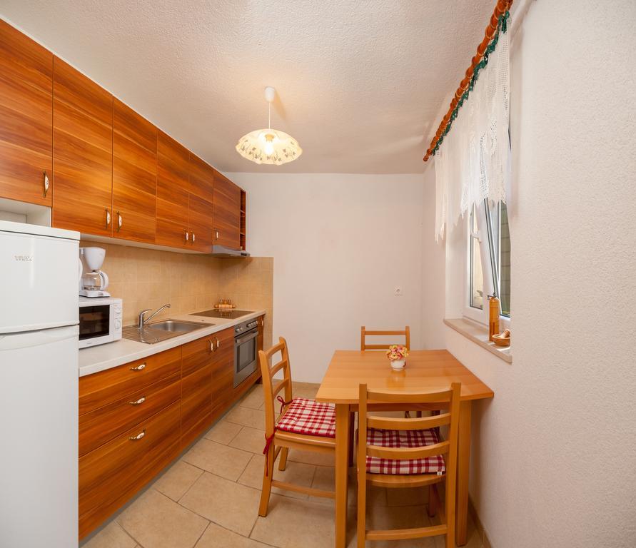 Apartments Mande And Kate Baška Voda Quarto foto