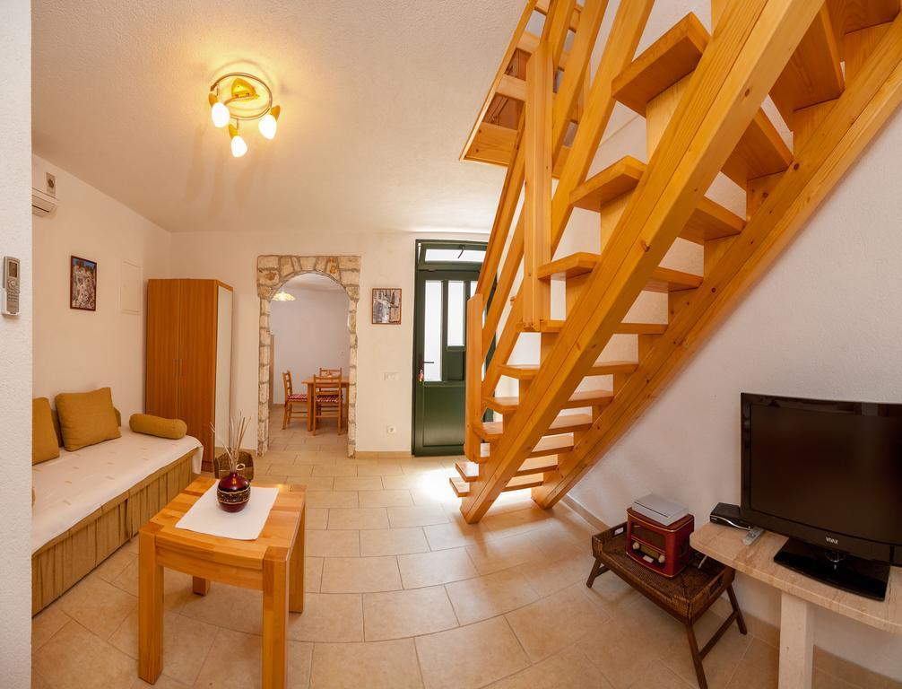 Apartments Mande And Kate Baška Voda Quarto foto